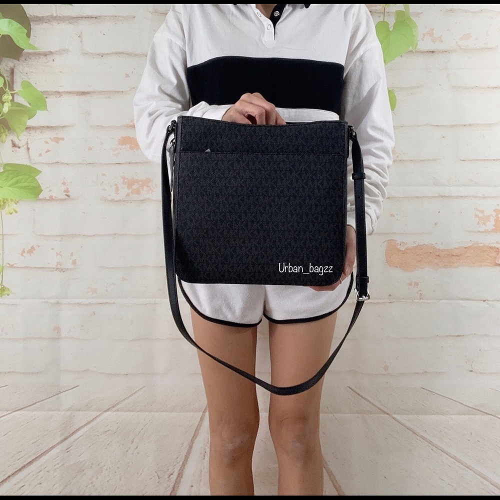 Michael Kors JST Large Crossbody - Picture 4 of 8